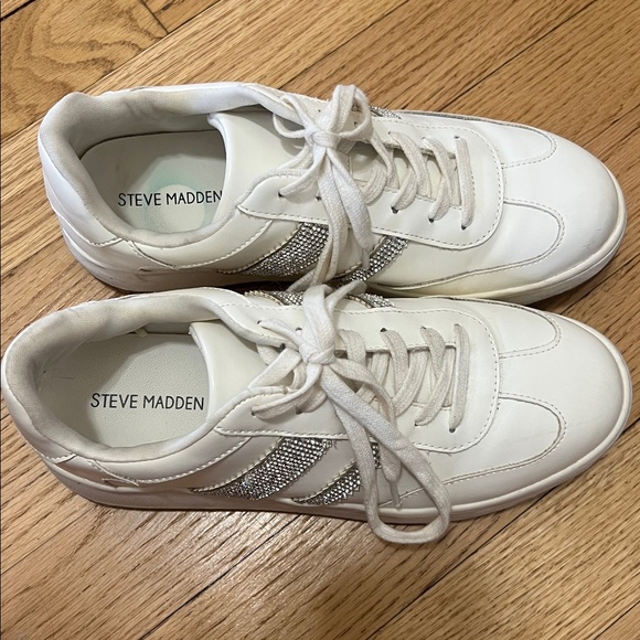 Steve Madden White Sneakers with Glittering Silver Stripes - Picture 3 of 4